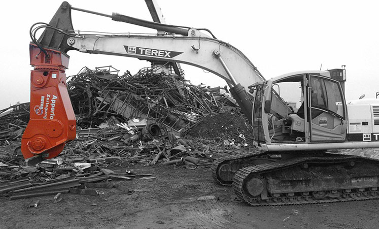 terex scrap excavator