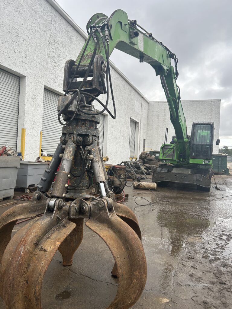 sennebogen 821 with grapple