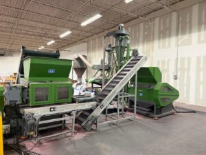 Mizar wire granulation system with pre-shredder and conveyors