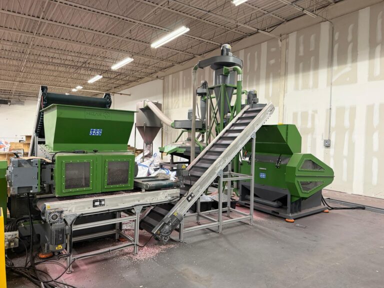 Mizar wire granulation system with pre-shredder and conveyors