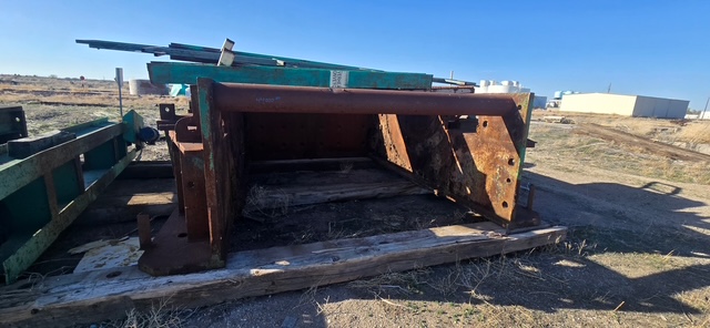 Hammermill shredder box with door cylinders