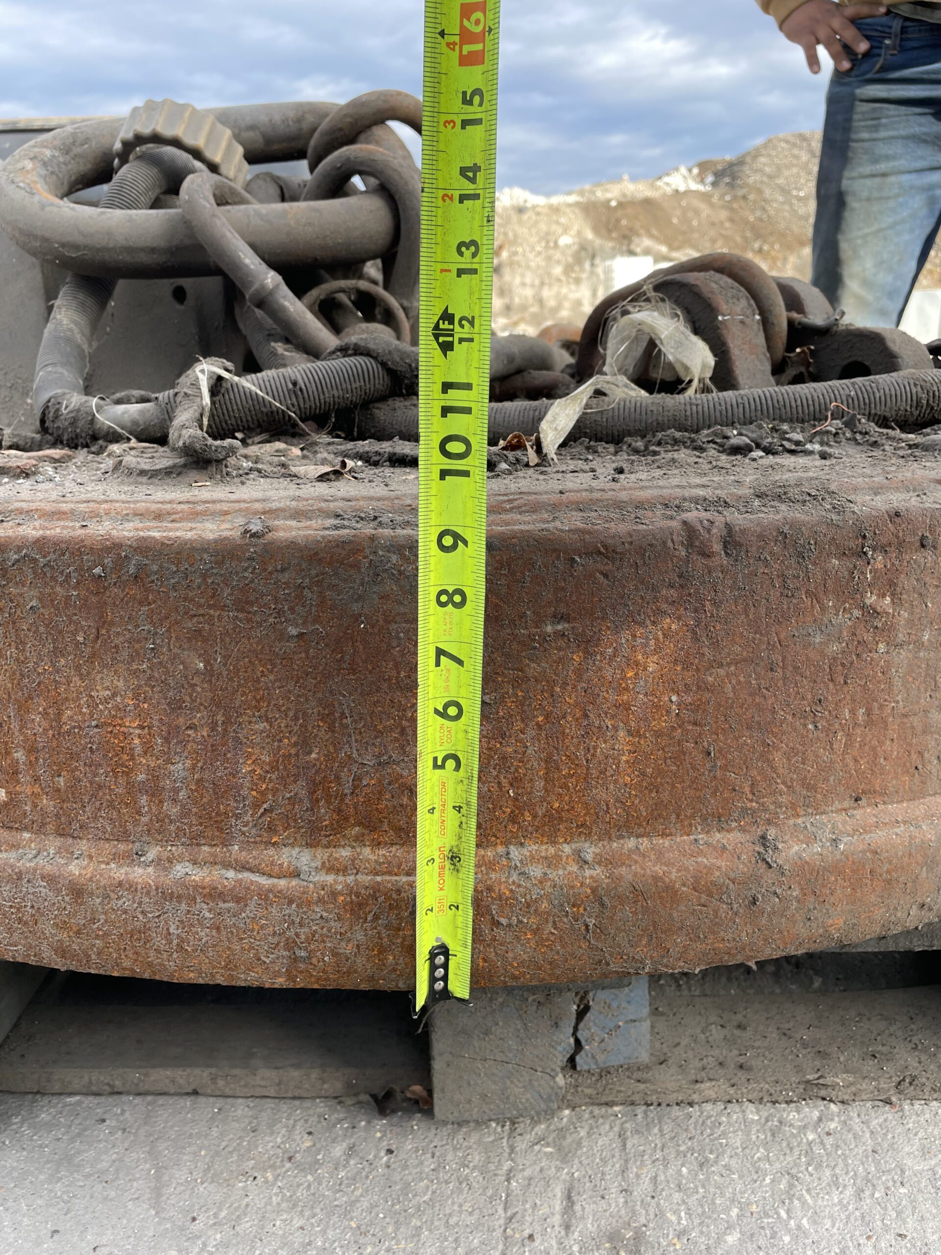 Tape measure showing the Winkle magnet height