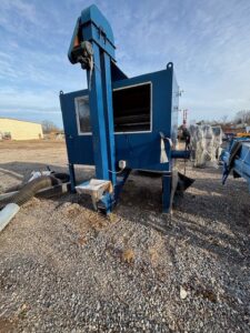 Blue DY-1800 electrostatic separator with bucket elevator