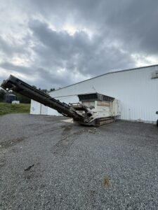Metso M&J PreShred 4000 with discharge conveyor