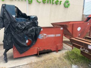 1990 CP Manufacturing CD 1200 can densifier