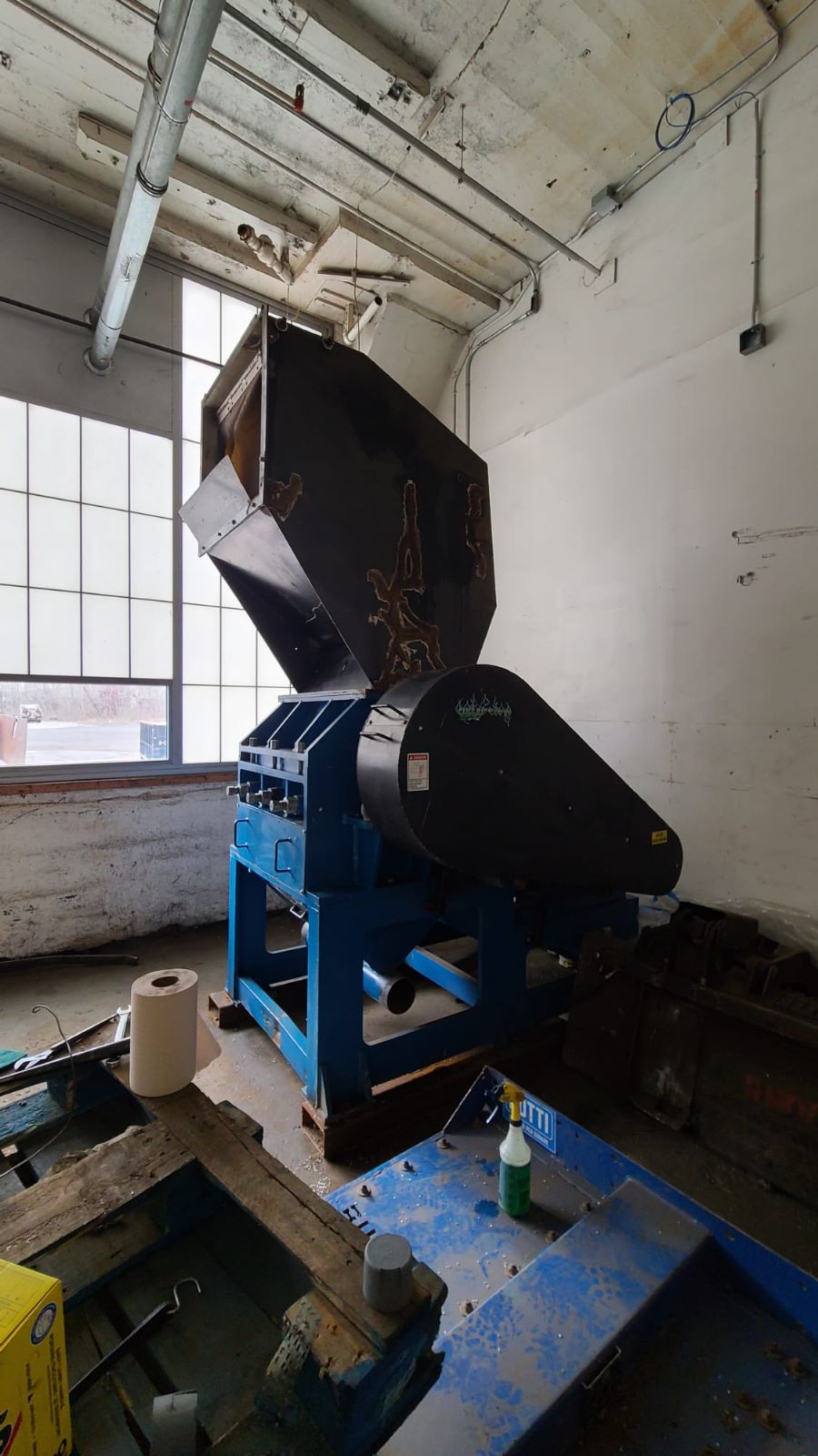 120 HP wire granulator, side view