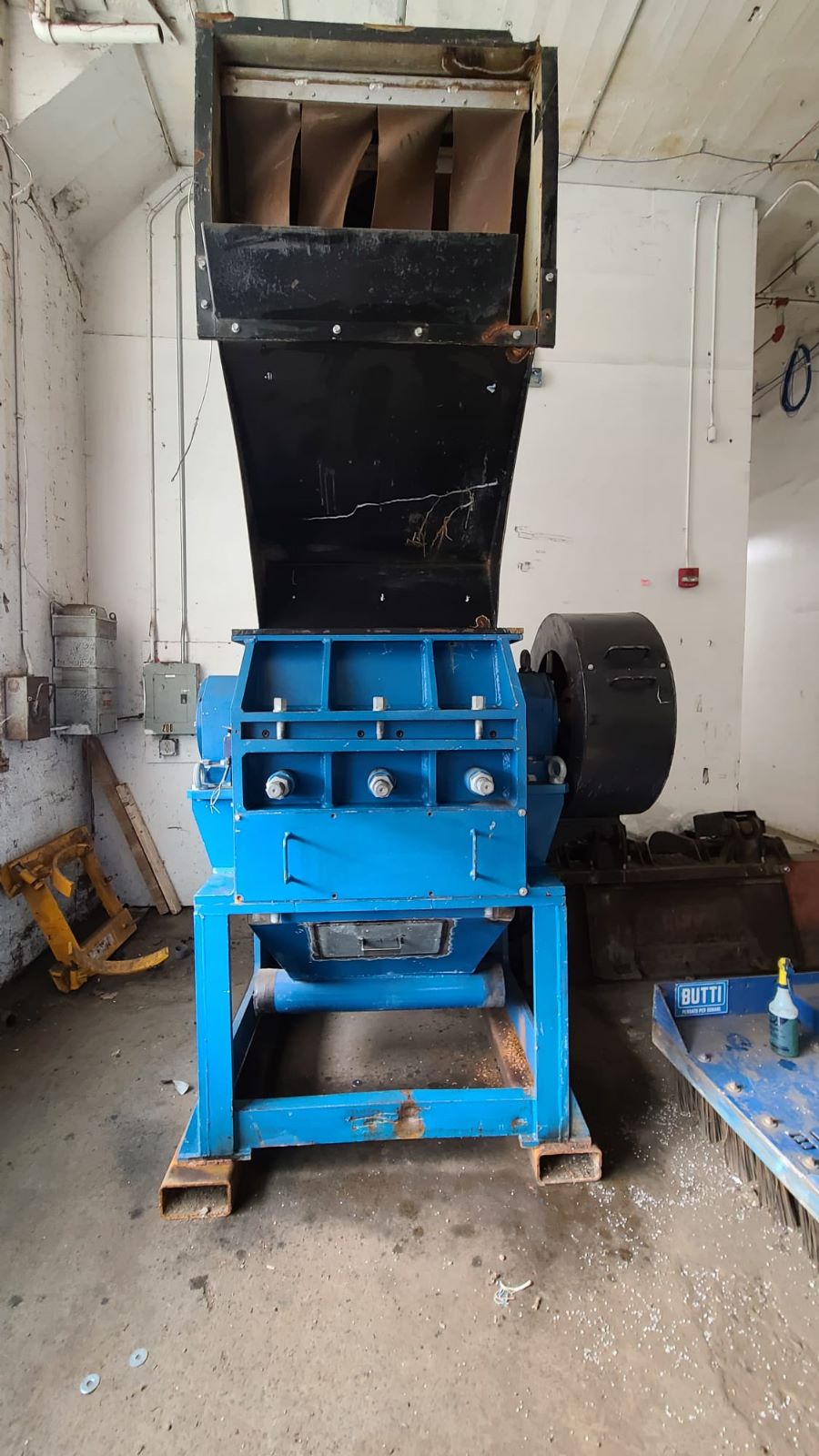 120 HP wire granulator, front view