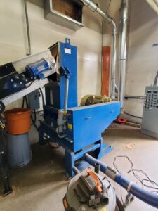 Blue 100 HP cable granulator with infeed