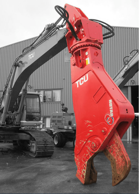 RSS scrap shear on an excavator, front view of the jaws