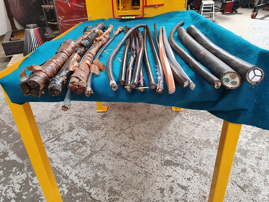 Cables stripped on the Super Stripper 170