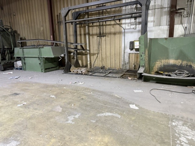 Bollegraaf HBC 120 baler infeed area and bale table