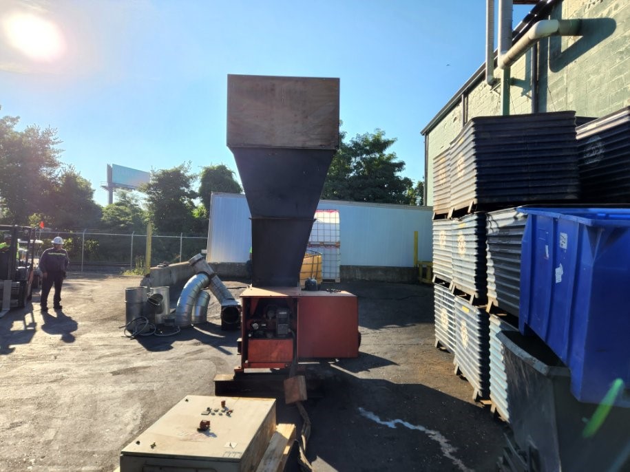 Weima waste grinder, side view outdoors